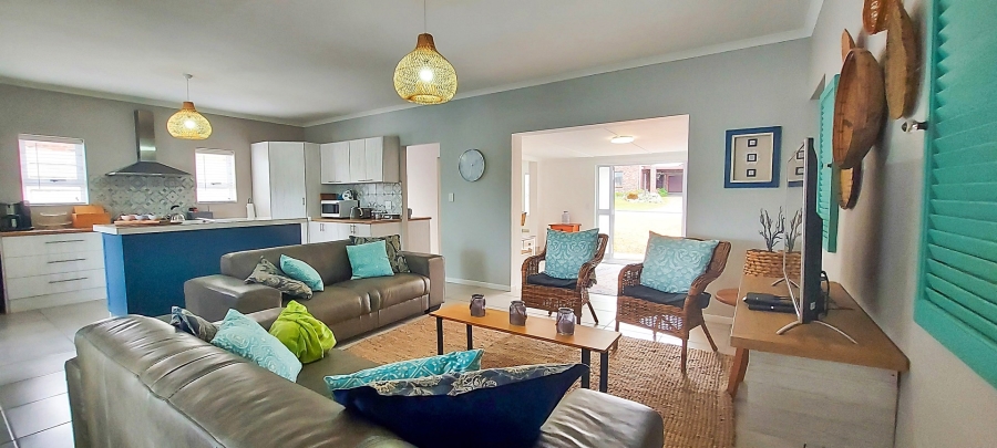 4 Bedroom Property for Sale in Struisbaai Western Cape